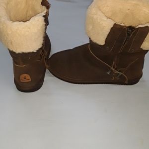 FIRM ON PRICE BEARPAW Womans boots size 10